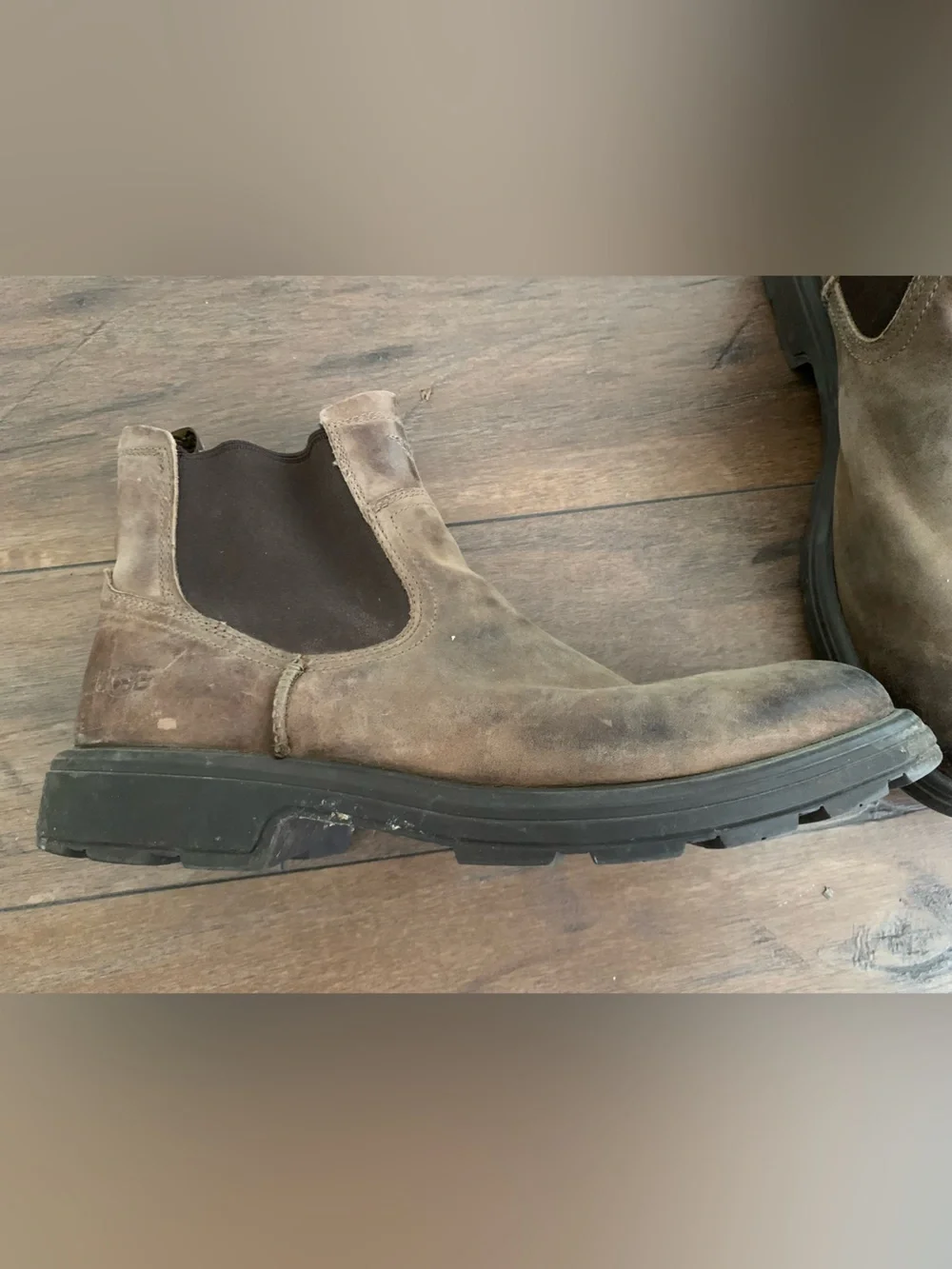 UGG Men's Brown Biltmore Chelsea Boots Size 11